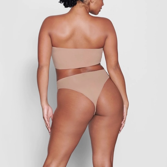 SKIMS Fits Everybody Bandeau in Sienna - Picture 3 of 10